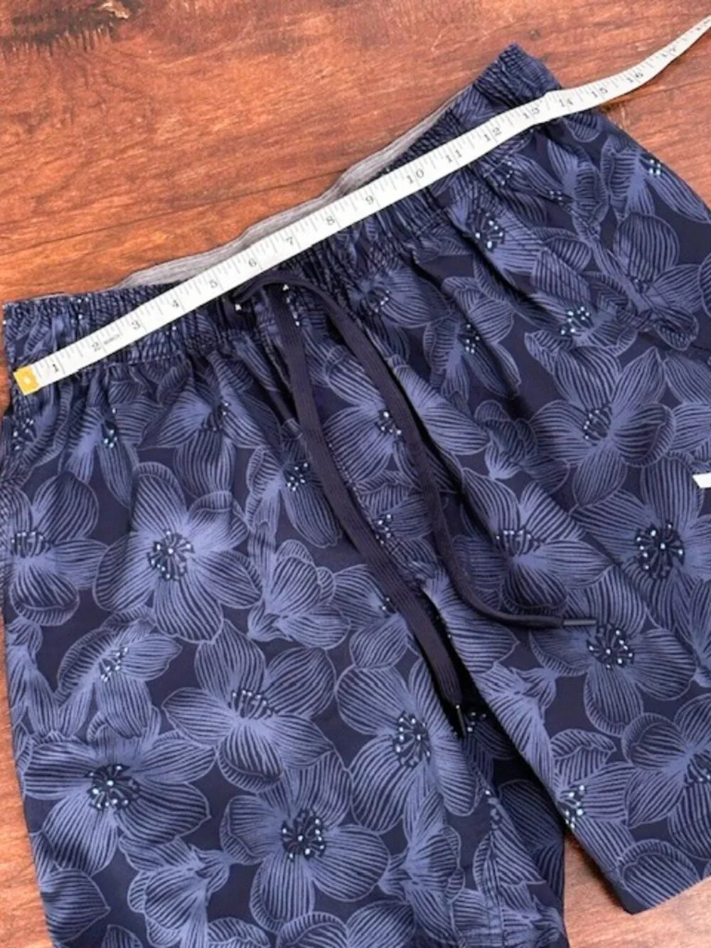 Poshmark Listing Title: Hurley Men's Navy Floral Swim Trunks - Size Medium